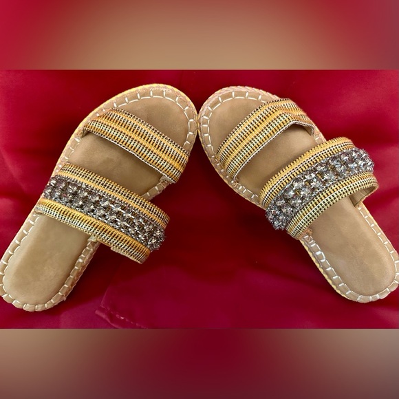 Crown Vintage Gold and Tan Gem Embellished Sandals Size 7 - Picture 1 of 3